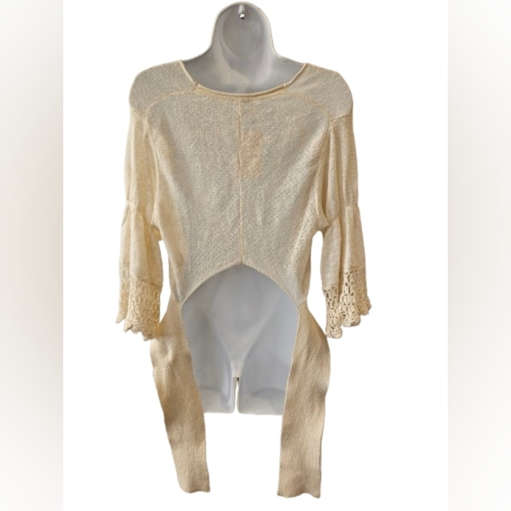Free People Wrap Tie Top Cream Crochet Bell Sleeve Boho Lightweight S NWT - Picture 3 of 7